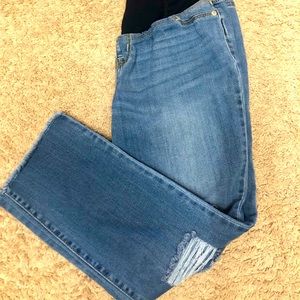 Maternity distressed crop Jean